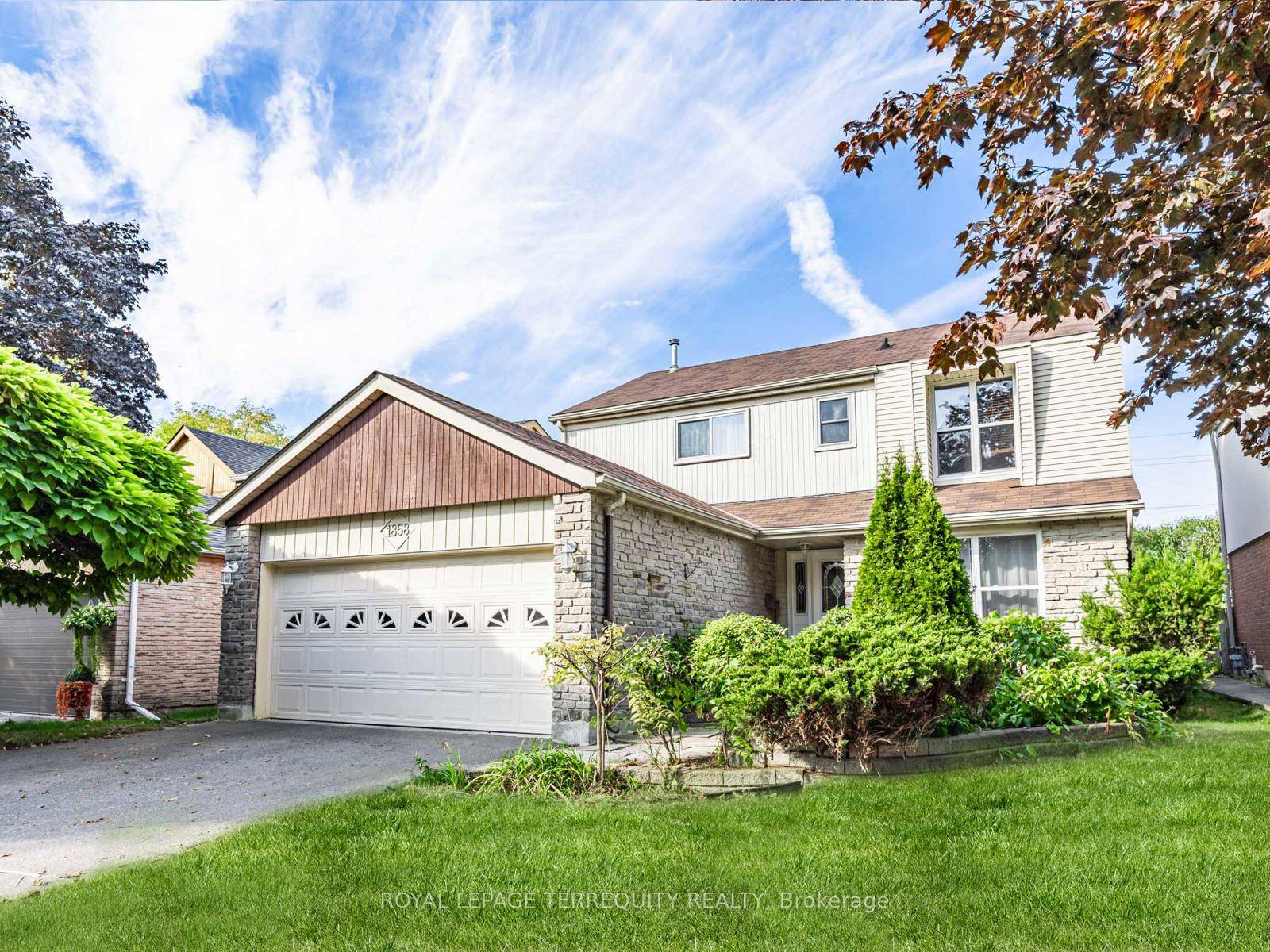 This beautifully updated 2329 Sq Ft of living space 4 bedroom, 4 bathroom detached home sits on an impressive 45 x 150 ft premium lot on a quiet, family friendly ...