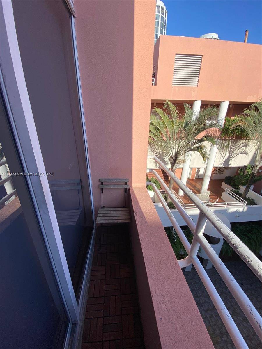 OWN A PIECE OF GROVE CHARM IN THIS AUTHENTIC BOUTIQUE BUILDING, PERFECTLY SITUATED ON THE CORNER OF MARY 7 FLORIDA AVENUE STEPS FROM MAYFAIR, COCOWALK, CAFE'S, AND RESTAURANTS, PLUS A ...