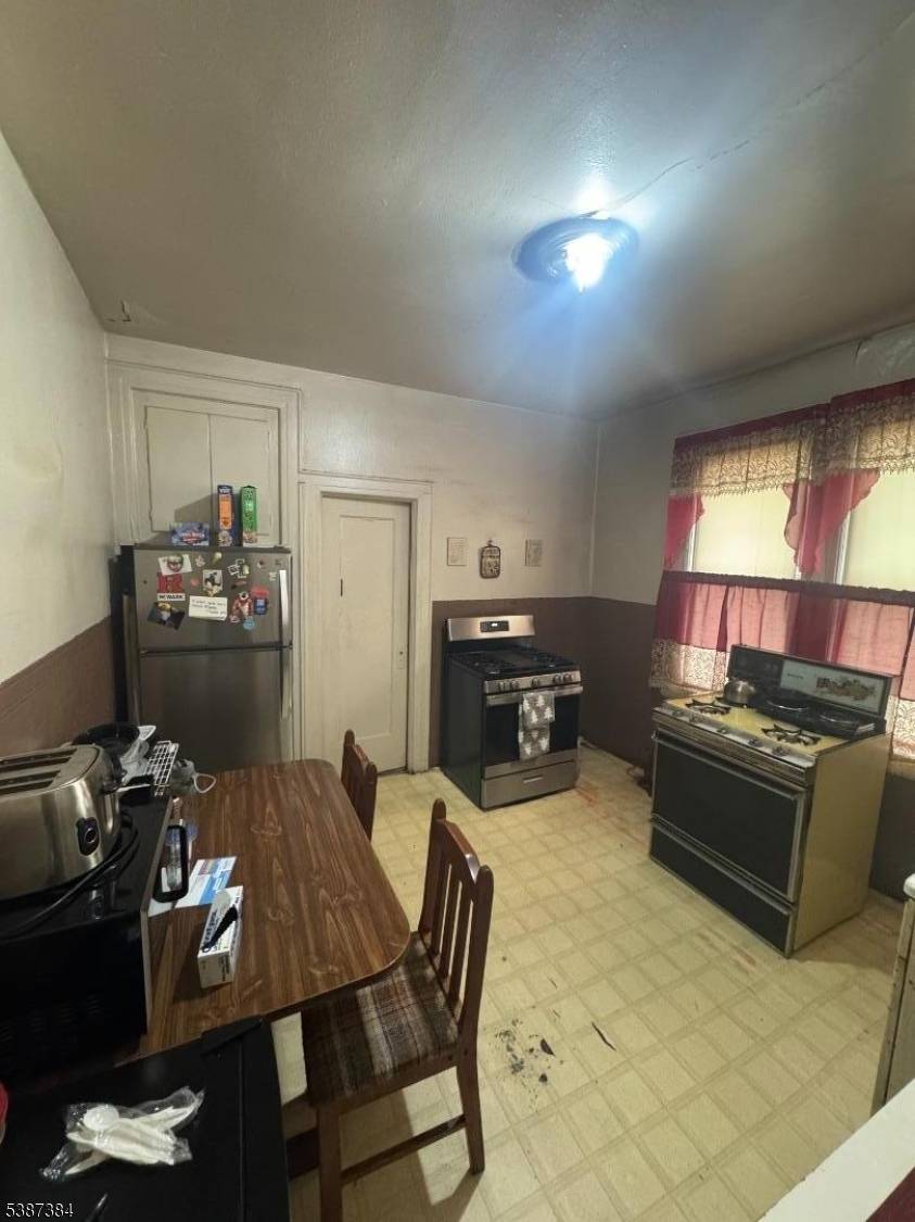 Spacious 2 family investment property located in the sought after Weequahic neighborhood.