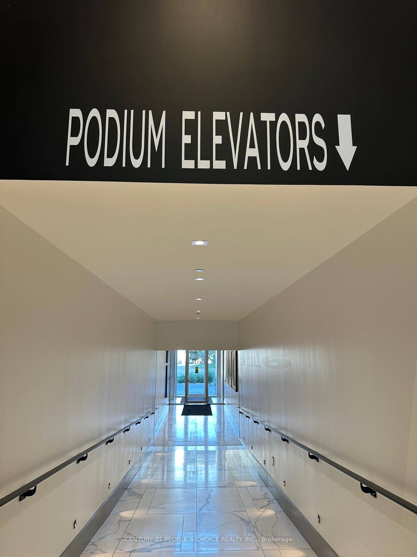 Modern 1 Bedroom Condo In The Heart Of Vaughan !