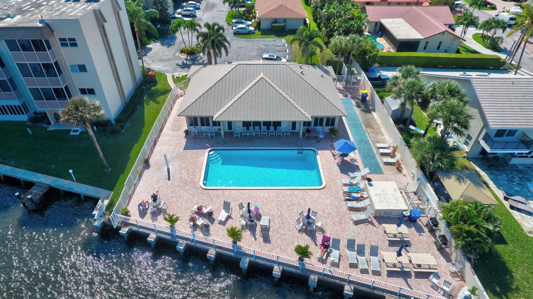 Direct Waterfront Community located on the Intra Coastal.