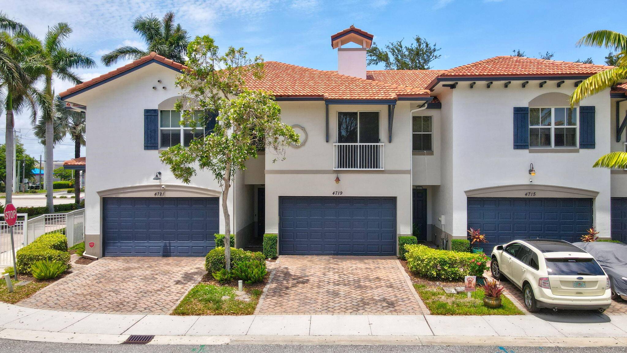 Welcome to Colony Palms in Delray Beach an intimate gated community of 45 townhomes and a heated community pool cabana in a park like setting.