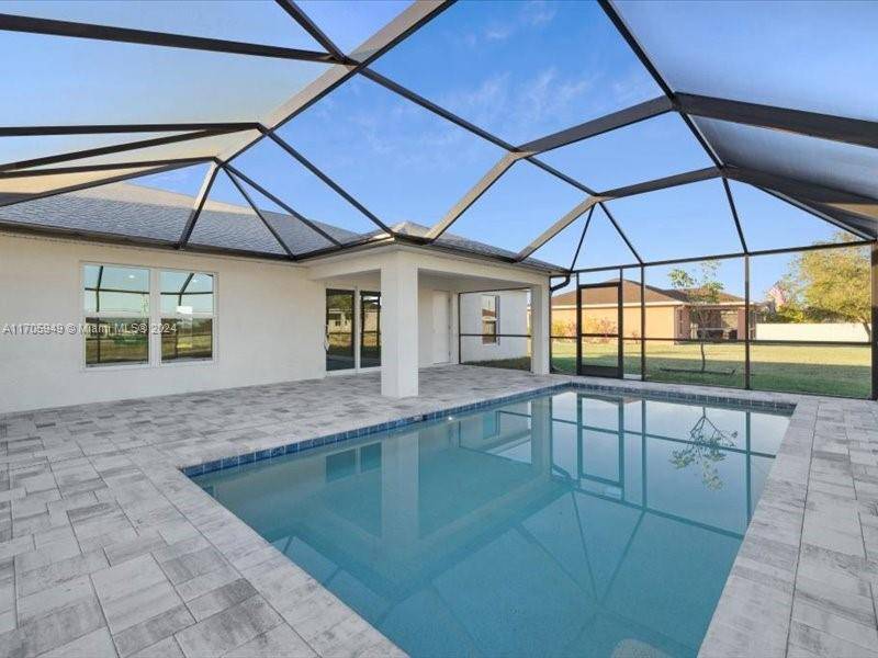 NEW CONSTRUCTION POOL HOME !