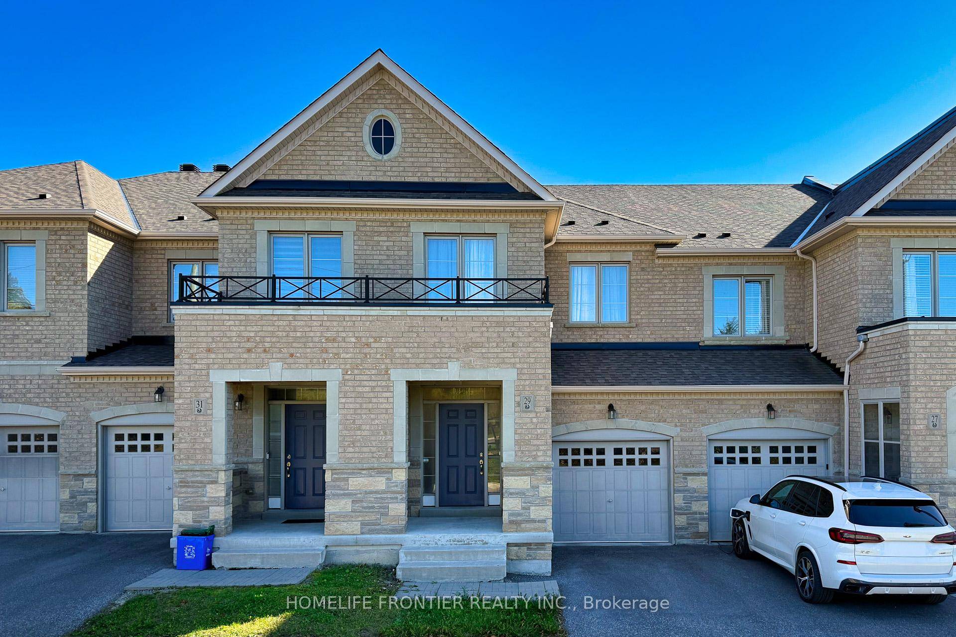 Perfect for families, this beautifully upgraded townhome by Acorn offers 3 spacious bedroomsplus an enclosed den.
