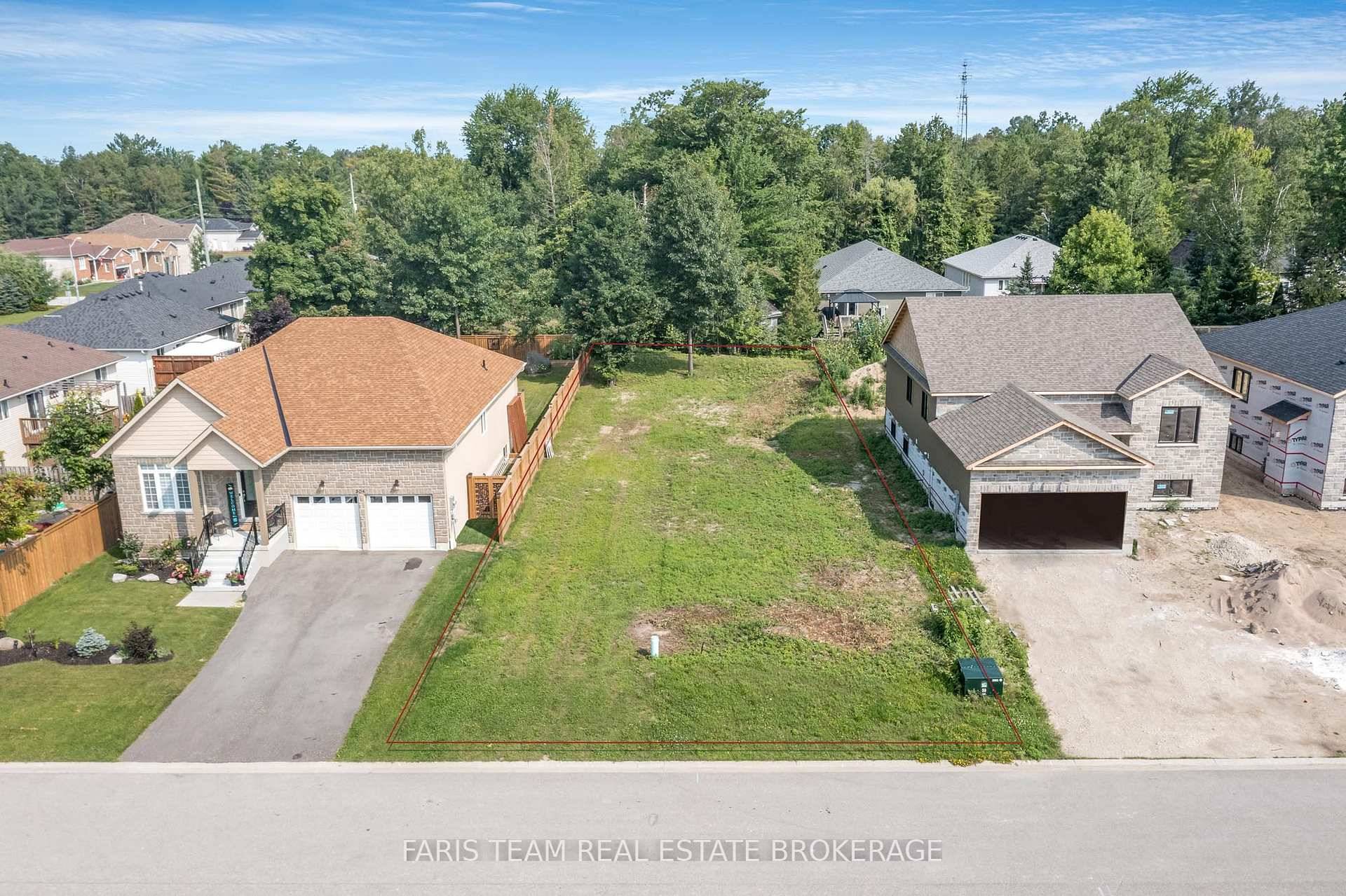 Top 5 Reasons You Will Love This Property 1 Nestled in a highly desirable, family friendly neighbourhood, this property offers the added benefit of backing onto serene mature trees, ensuring ...