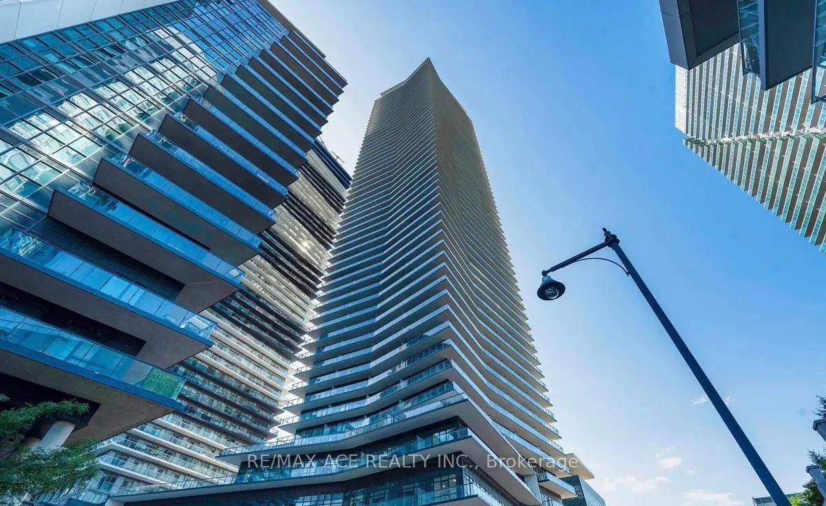 Welcome to Waters Edge, where luxury meets lifestyle on the scenic shores of Lake Ontario in Toronto's vibrant Humber Bay community.