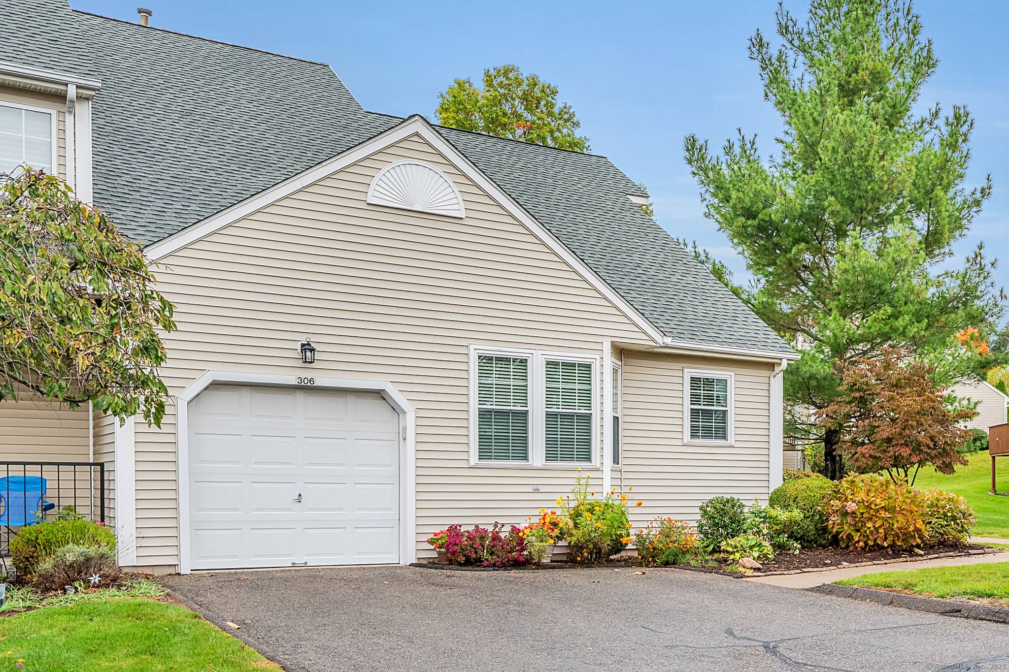 Welcome to 306 Gray Fox Lane one of the largest units in the complex !