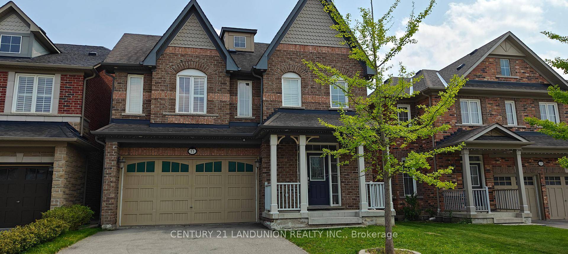 Monarch built executive home in victoria square, 3, 707 sq ft approx.