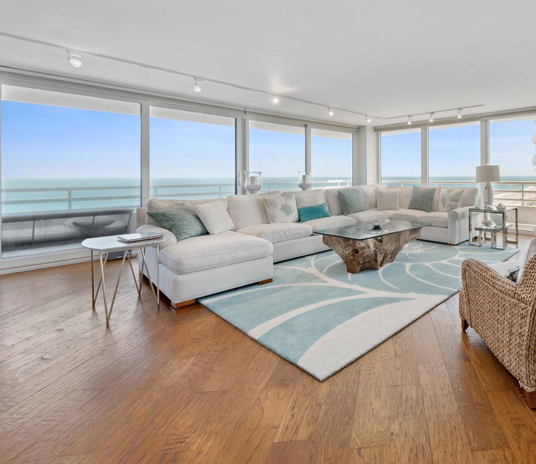 Upon entering this fabulous residence you'll be dazzled by the sparkling ocean views.