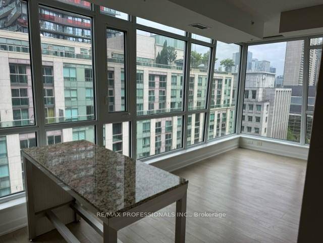 A 2 Bedroom, 2 Bathroom corner unit at the prestigious Studio On Richmond Condo DOWNTOWN TORONTO.
