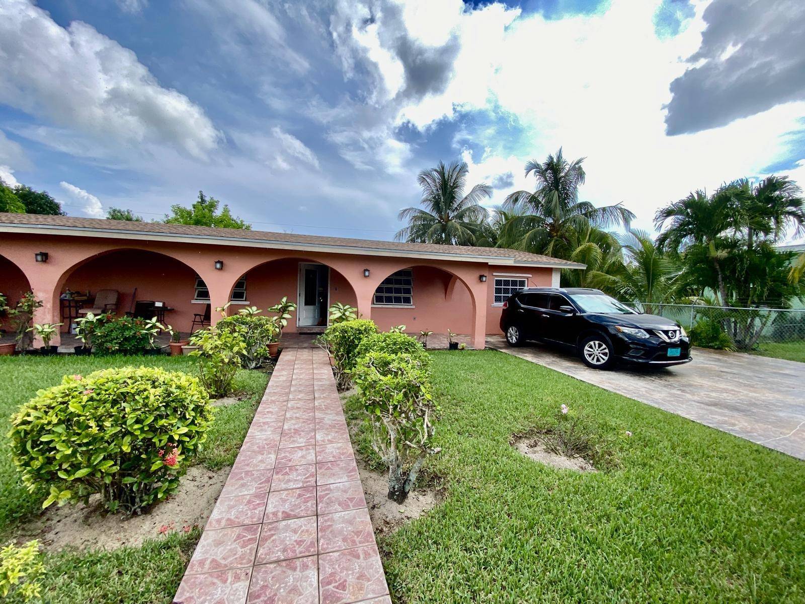 NEWTON CRESCENT Single Family Home Grand-Bahama-Freeport