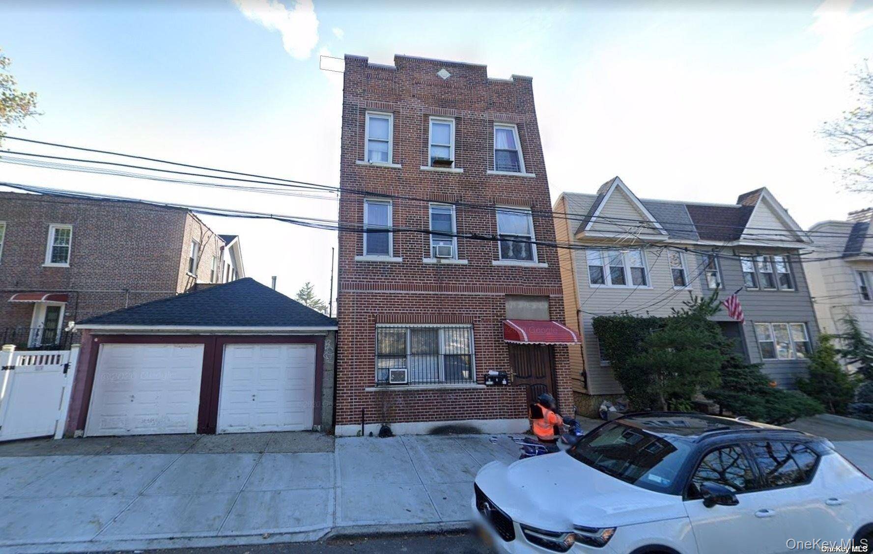 Fully renovated 1st floor apartment with 5 Large rooms, 3 Bedrooms, and 1 bathroom located near all public transportation, Major highways, shopping areas, and minutes away from Manhattan.