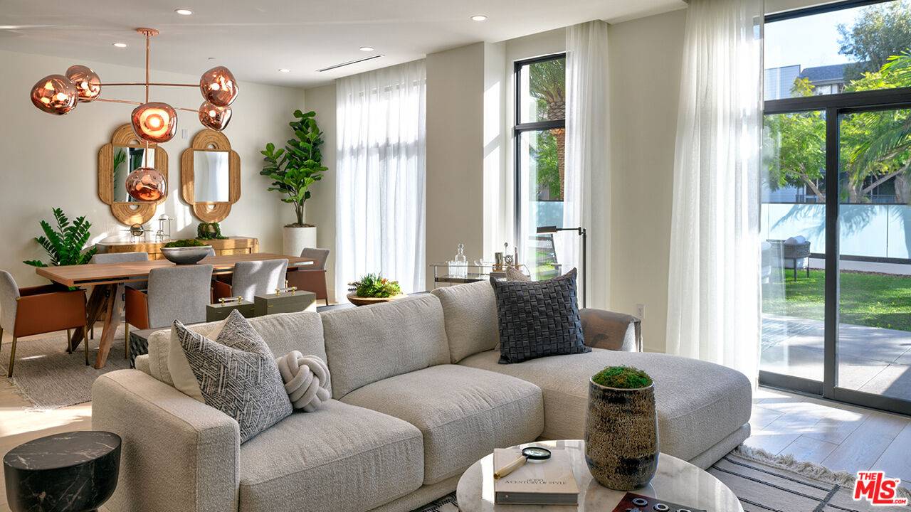 425 N Palm Dr 1BR Beverly Hills Post Office | B.H.P.O. La