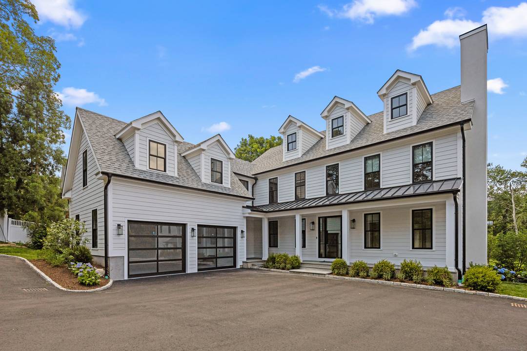 Luxury New Construction in the Heart of New Canaan !