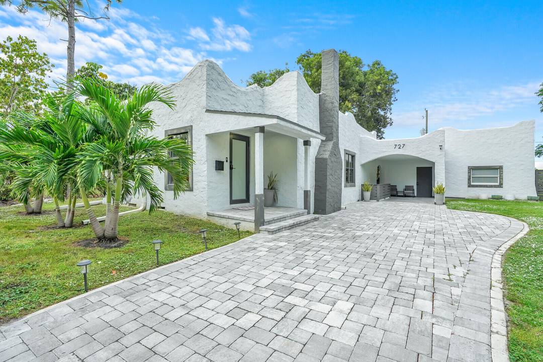 Charming Seasonal Rental in West Palm Beach.