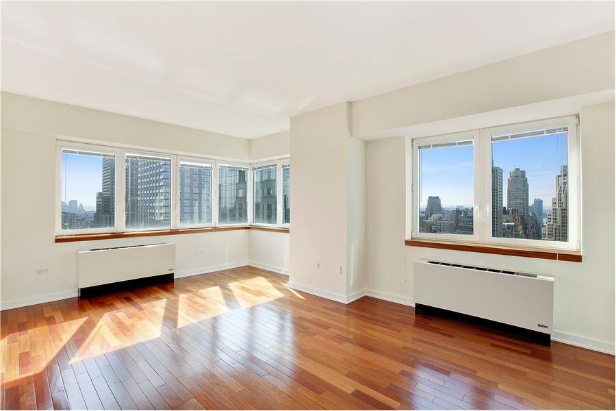 Breathtaking South amp ; West Views at 425 Fifth Avenue, Unit 41C Welcome to the pinnacle of city living in this stunning corner residence at 425 Fifth Avenue.