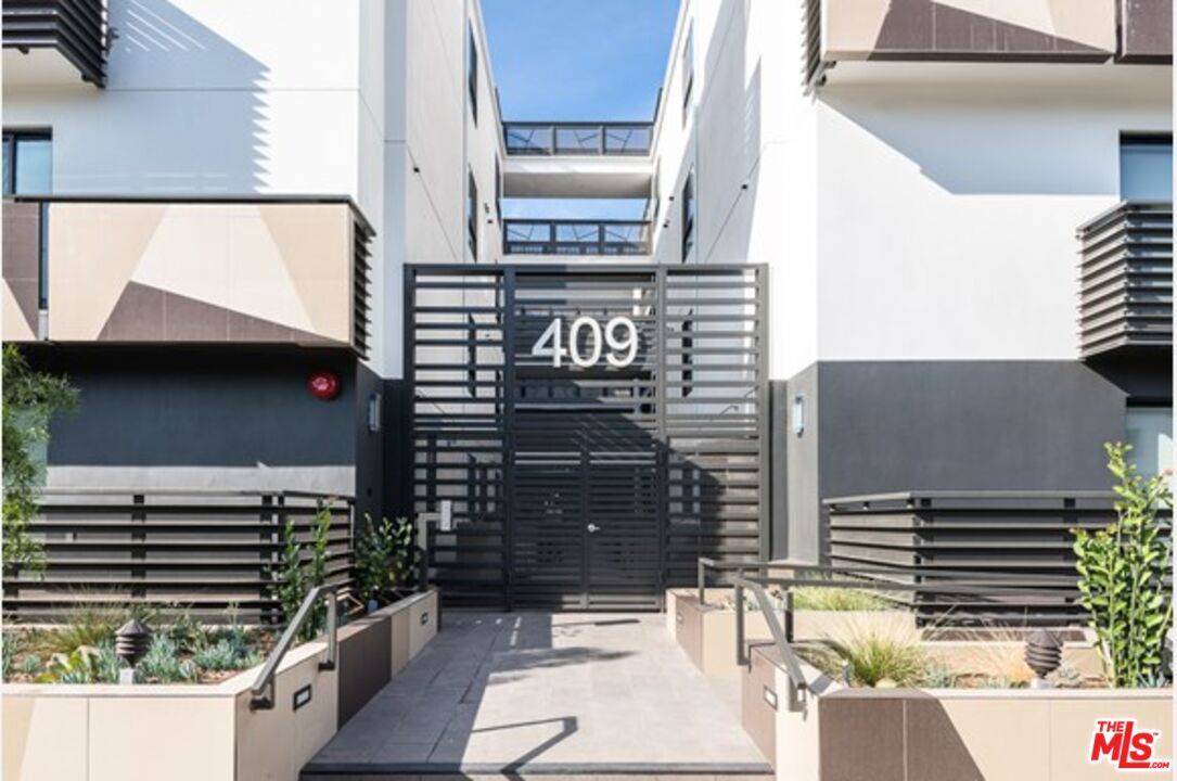 409  Hayworth 3.0 Beverly Grove LA