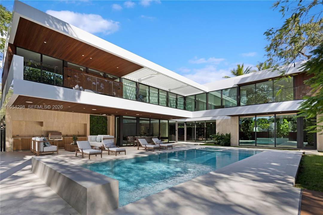 Live the ultimate North Grove lifestyle in this newly completed architectural estate on a 16, 741 sq ft corner lot with over 10, 000 sq ft of refined modern design.
