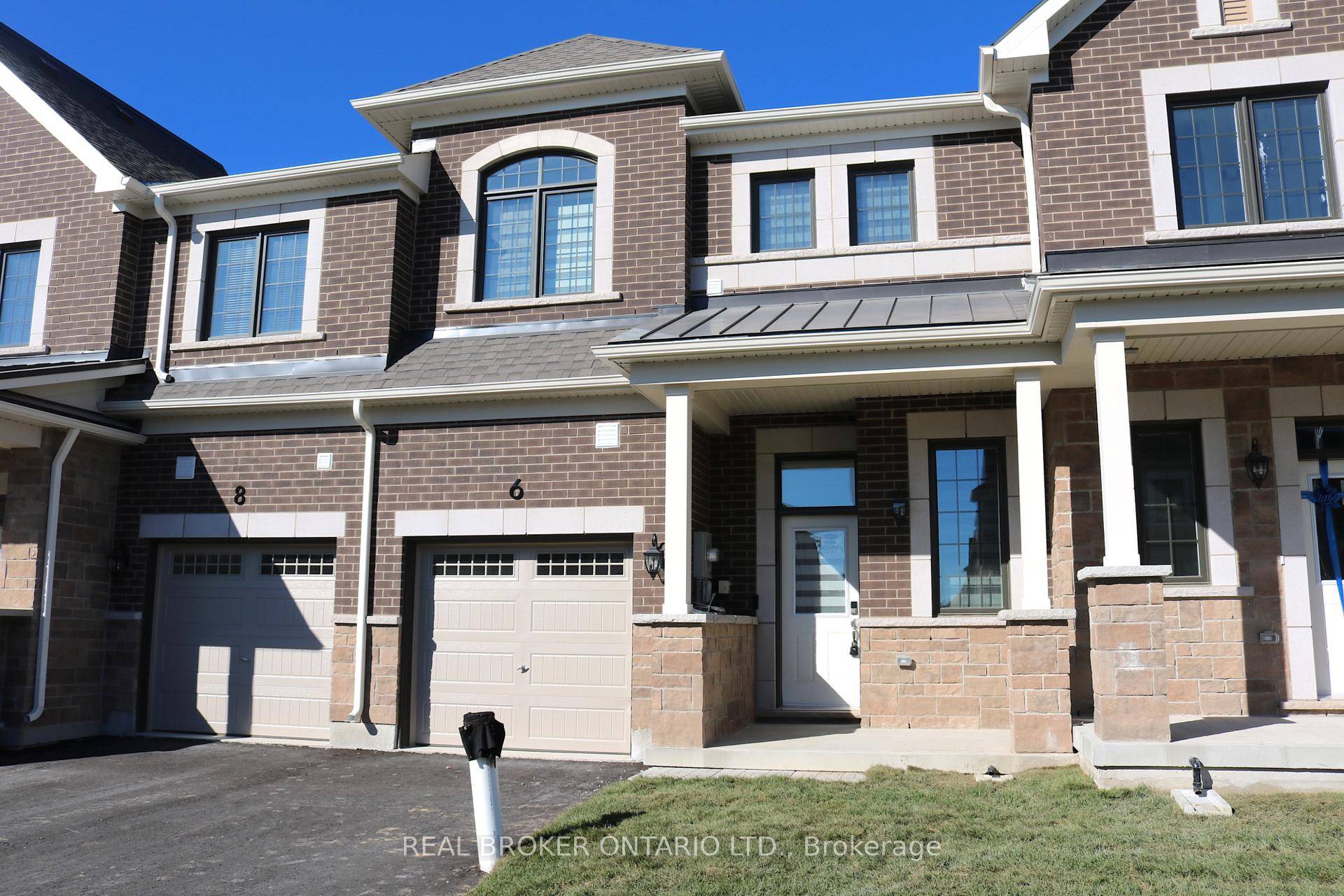 Welcome to your brand new home in South Barrie !