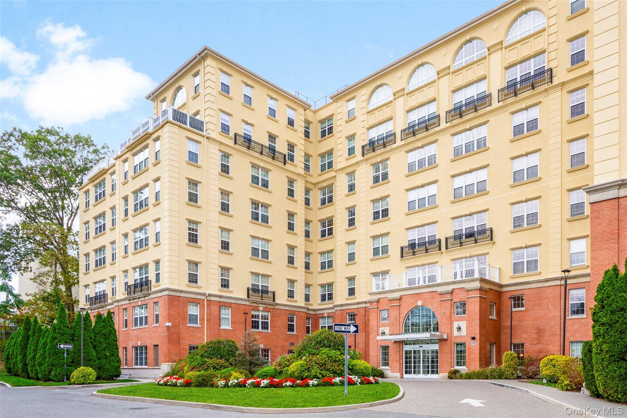 Exceptional Larchmont Living !