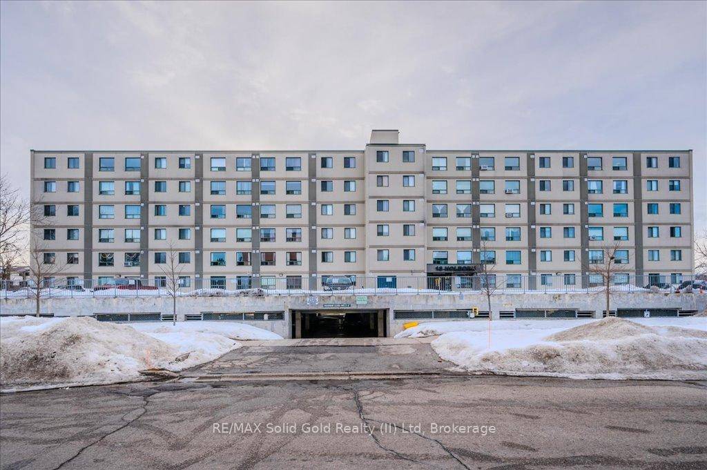 Spacious 2 bedroom, 2 bath condo in sought after Stanley Park !
