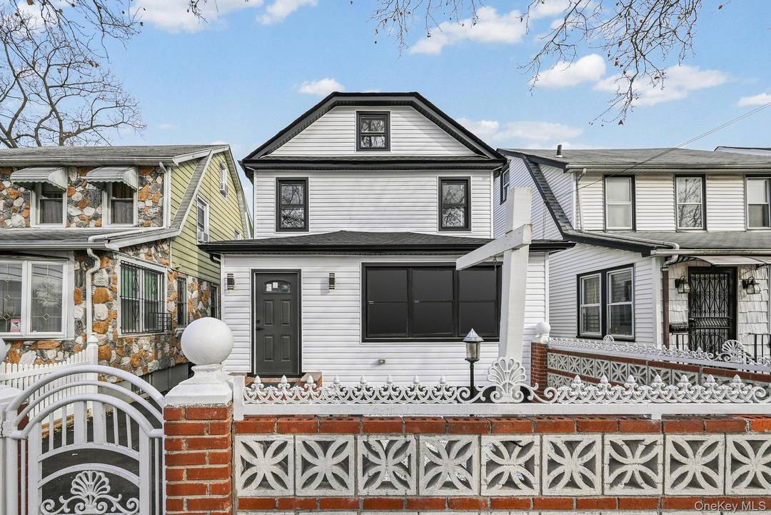 Modern luxury. Renovated, move in ready fully detached single family MOTHER DAUGHTER PLUS MORE offering exceptional space, flexibility, and income potential in the heart of Hollis, this home will captivate ...