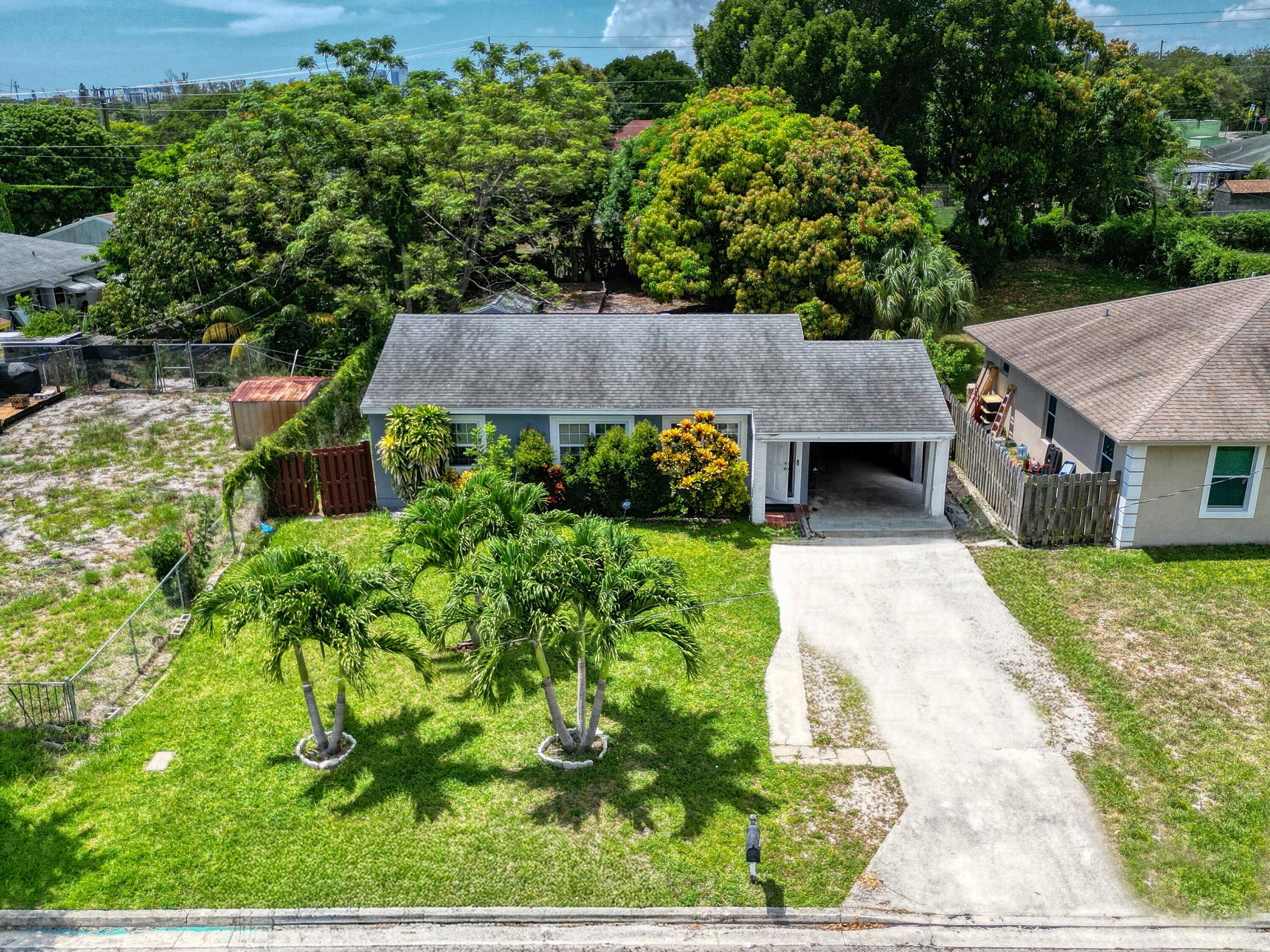 This beautifully maintained 3 bedroom, 1 bathroom home is located in the heart of West Palm Beach.