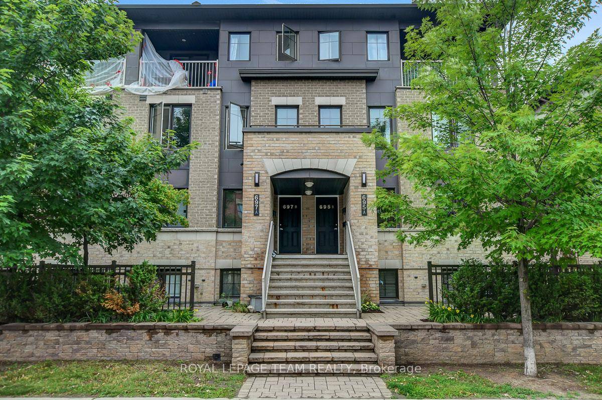 Nestled on a quiet street, this 2 bedroom 2 bathroom end unit condo offers unparalleled convenience, just steps away from restaurants, shops, grocery stores, parks, and coffee shops.
