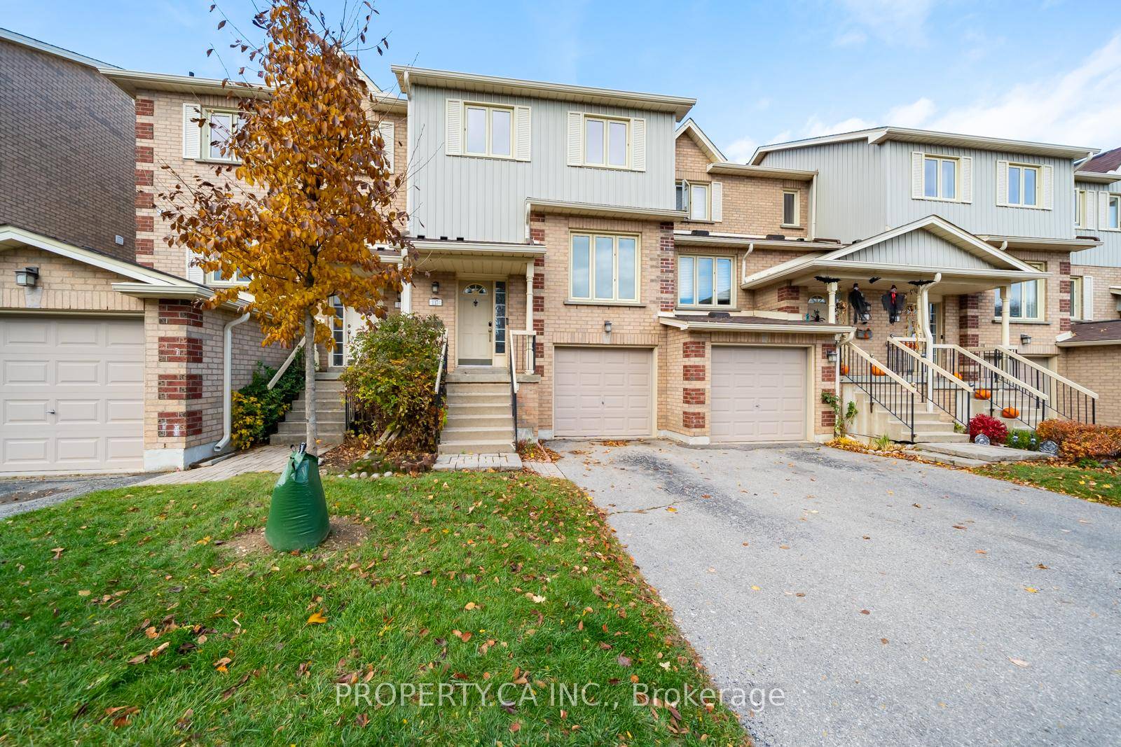 Beautiful amp ; Updated 3 Bedroom, 4 Bathroom Townhouse in the Heart of Guelph.
