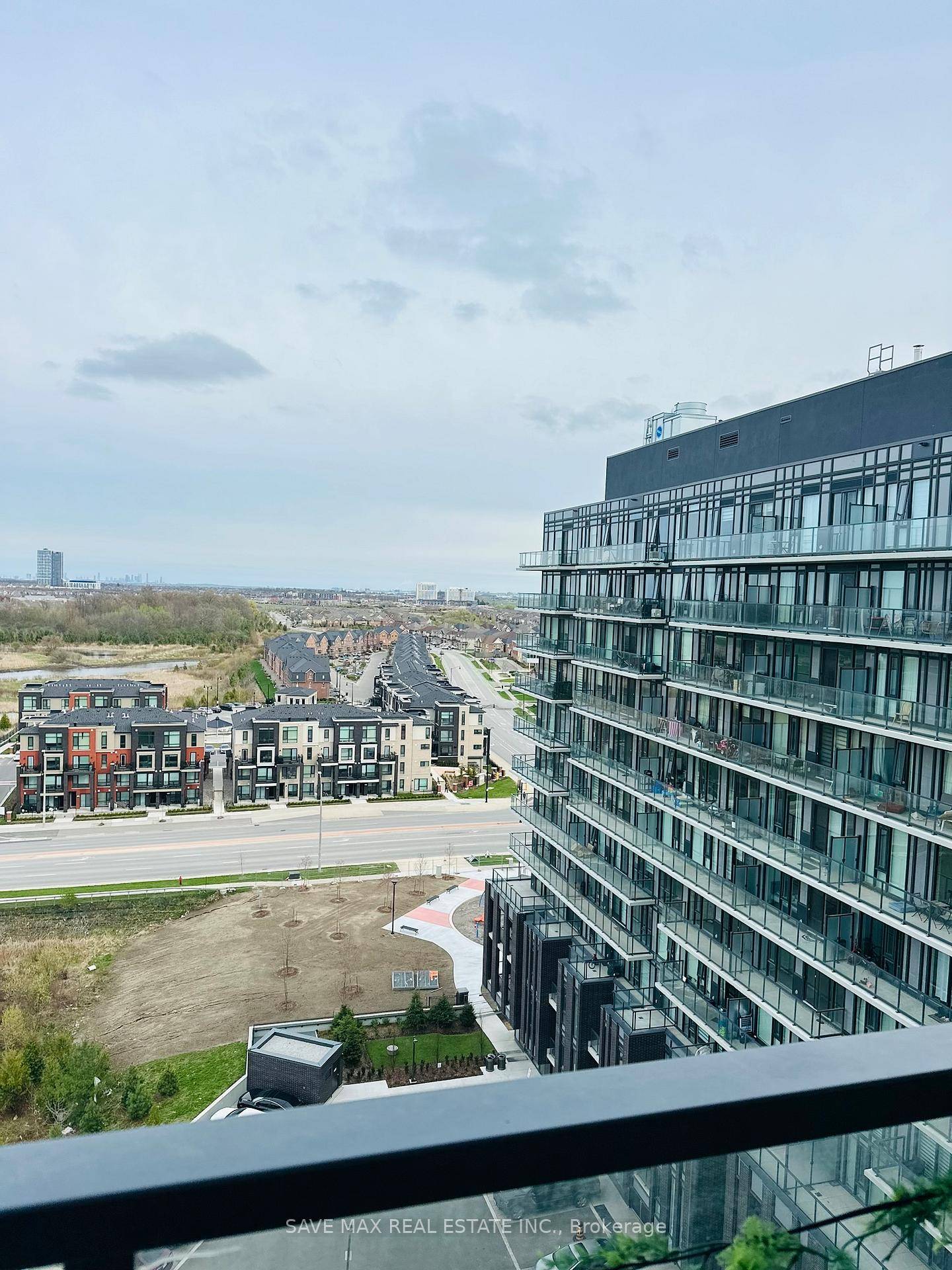 MONTVERT's 11th floor Brand New Modern Luxury Condo suite With 2 Bedroom and 2 Washroom In the heart of Mount Pleasant Area.