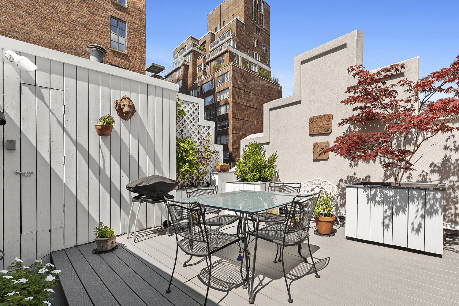 A Rare opportunity ! 152 East 63rd Street 2 is approximately 3, 344 sq.