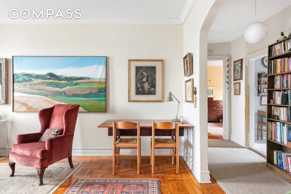 Welcome to apt 6EF an amazing combination opportunity in an amazing Prospect Heights location.