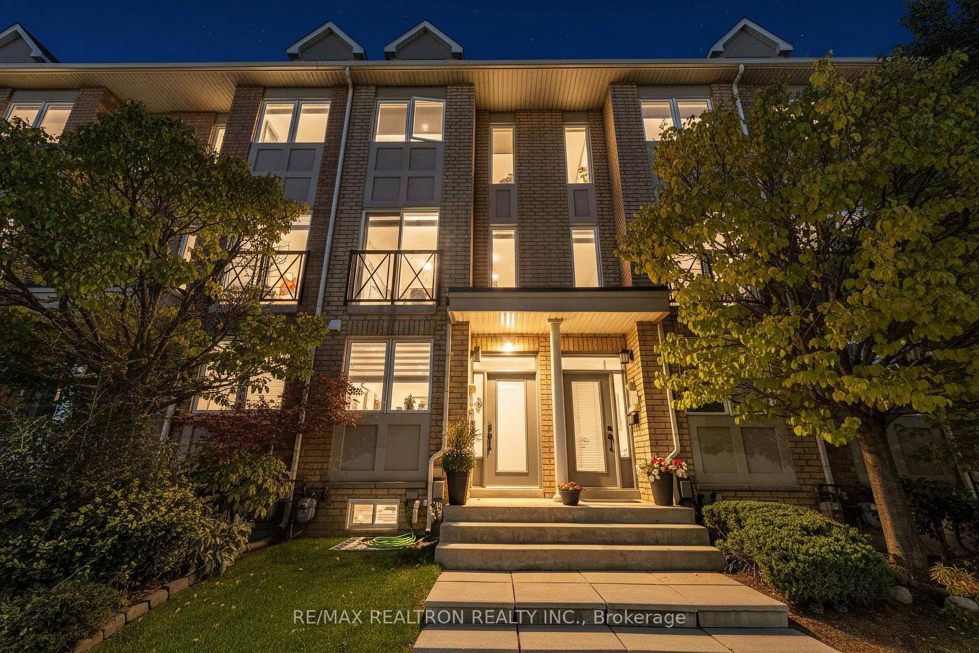 Welcome to 12 Market Garden Mews Luxury Living in Stonegate Queensway.