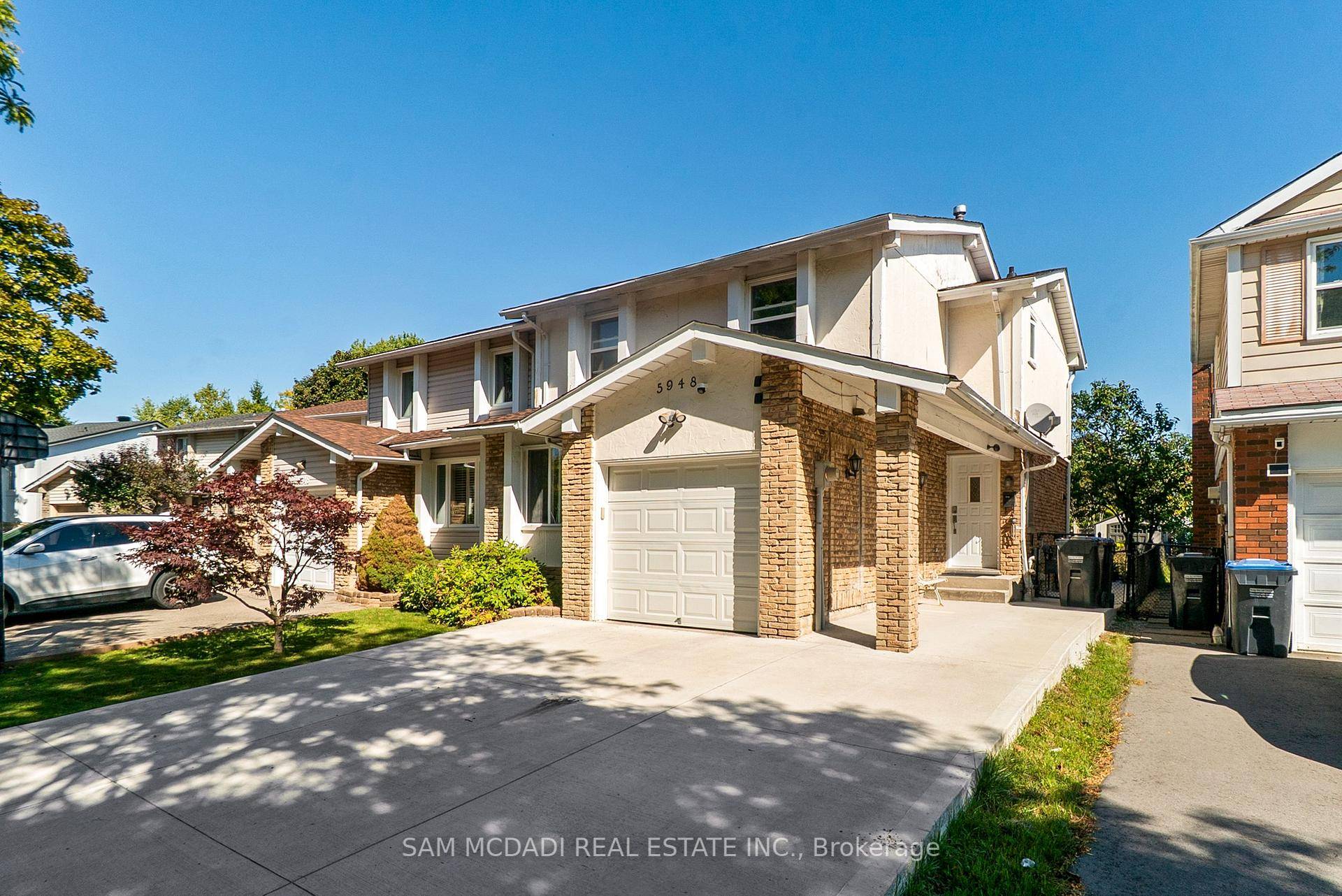 Welcome to this beautifully maintained 4 bedroom semi detached home, perfect for families, first time buyers, or savvy investors !