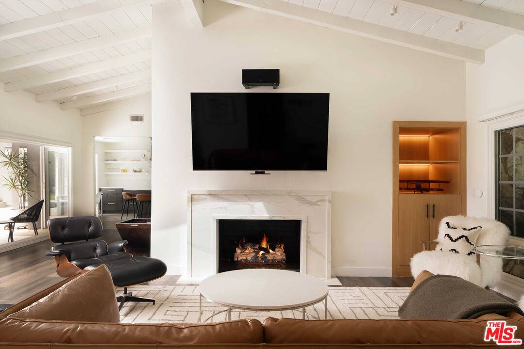 2823   Moraga Dr 3BR Bel Air La