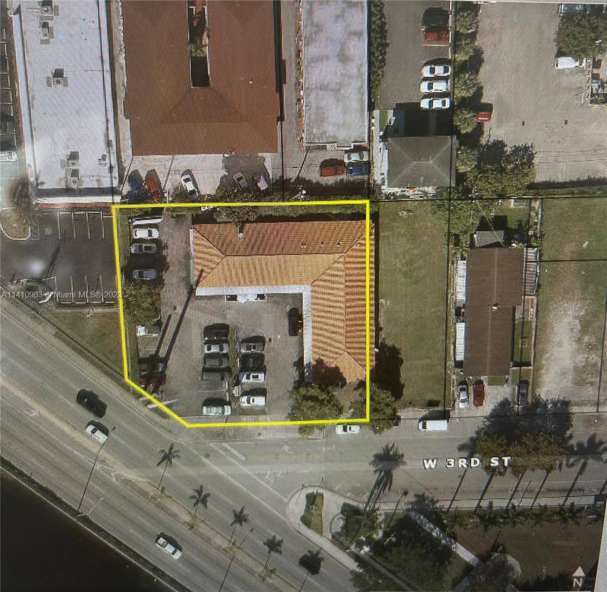 GREAT PROPERTY FOR INVESTORS DEVELOPERS Nice established shopping center in Hialeah sitting on a large corner 20196 sq ft lot on highly trafficked State Road, W Okeechobee Rd SR 2 ...