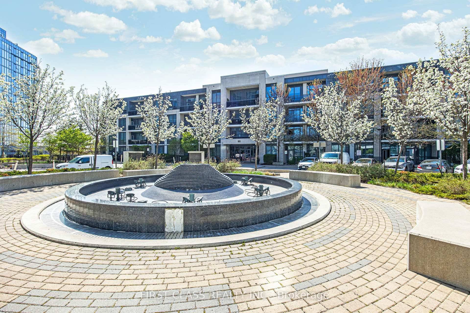 Amazing Fountains II Condo 1 1 Bedroom, 620 Sqft at Bathurst amp ; Centre !