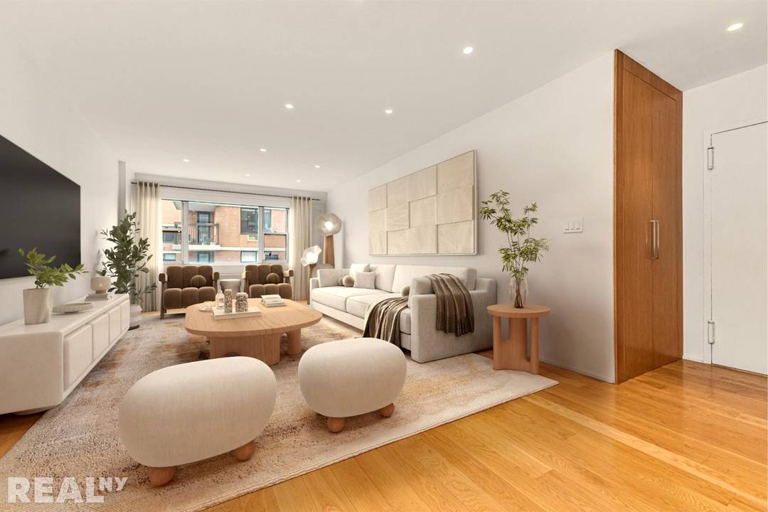 SUN DRENCHED HIGH FLOOR 1BR IN PRIME GREENWICH VILLAGE SUBLET FROM DAY ONE !