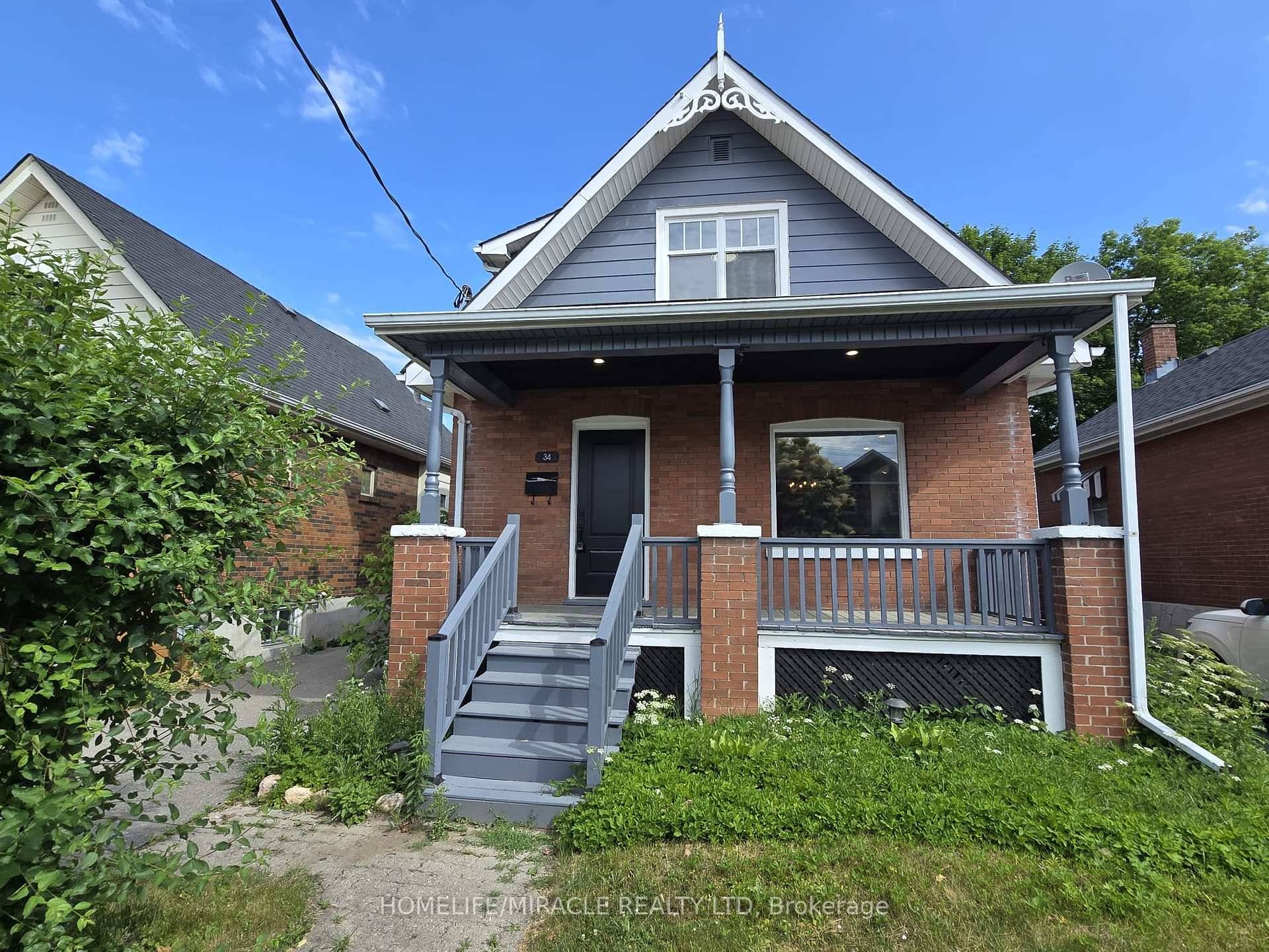 Turnkey Renovated Home in Prestigious Oshawa Neighbourhood !