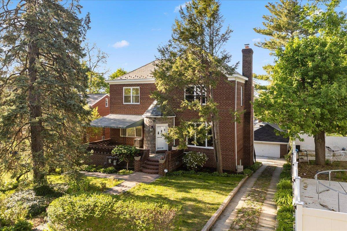 A Must See Spacious amp ; Rare Two Family Home Welcome to this generously sized and move in ready two family home in the Riverdale section of Yonkers.