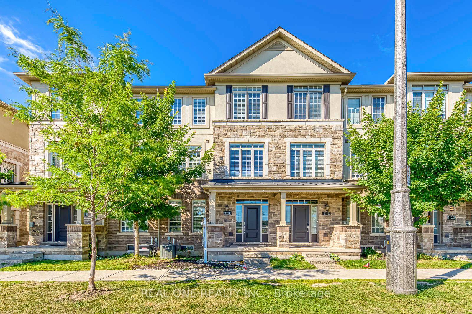 5 Elite Picks ! Here Are 5 Reasons To Make This Home Your Own 1.