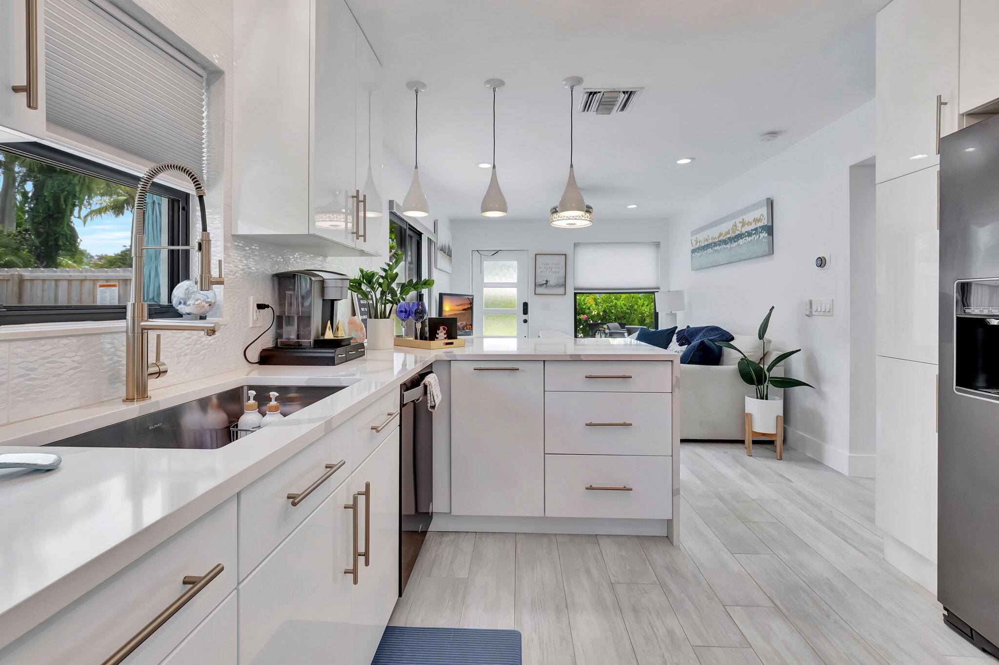 Charming, fully renovated seasonal rental in East Delray's historic Osceola Park.