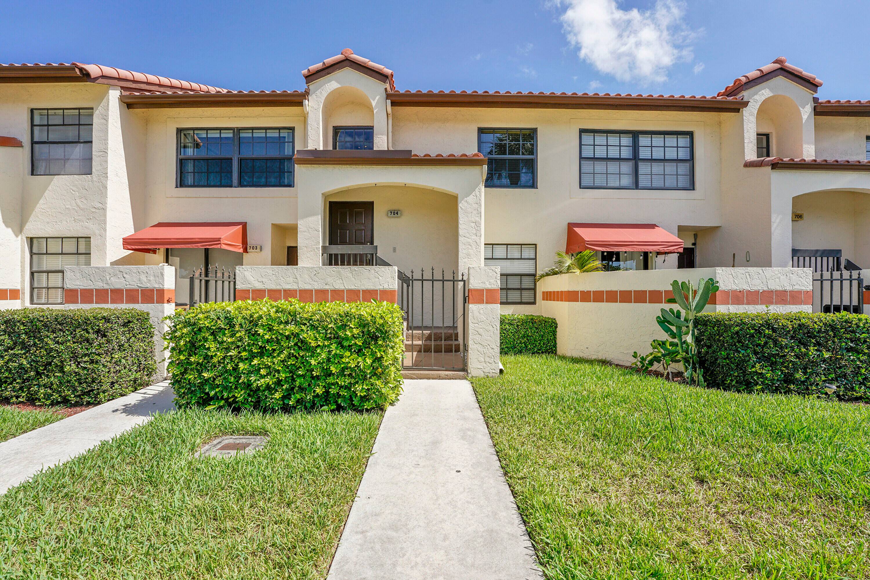Welcome to this rare and beautifully updated 3 bedroom, 2 bath home in the sought after community of Independence Bay.