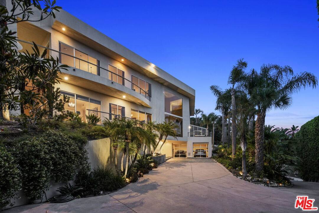 28177 Rey De Copas Ln 4BR Malibu La