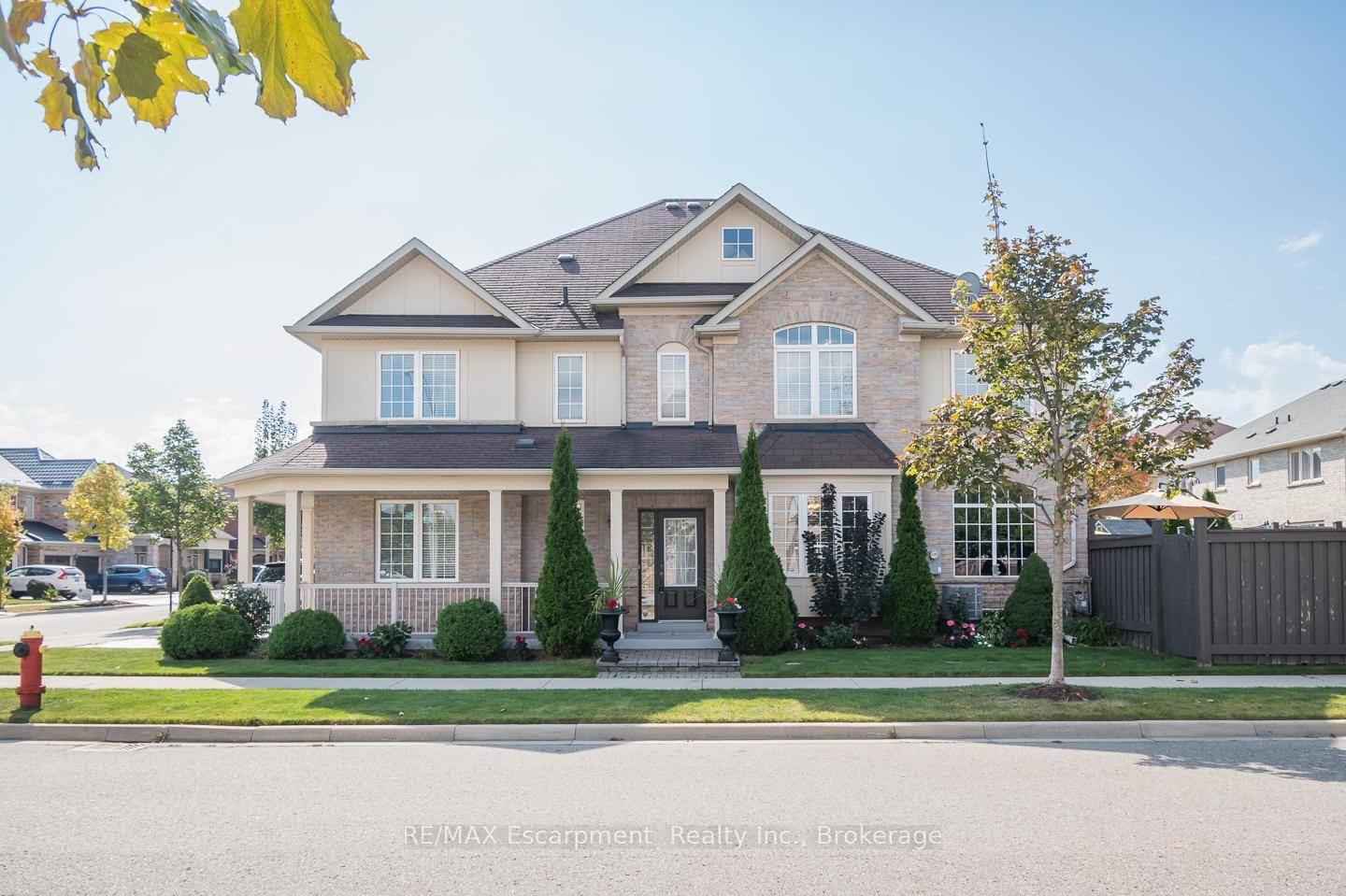 Welcome to this incredible semi detached home that offers the feel of detached living right in the heart of family friendly Alton Village, Burlington !