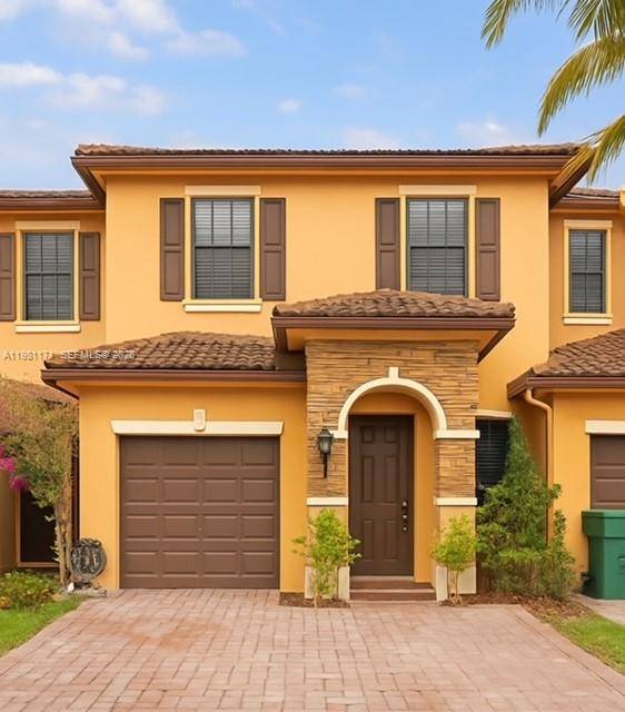 Beautiful 3 bedroom, 2. 5 bath townhouse located in the heart of Homestead !