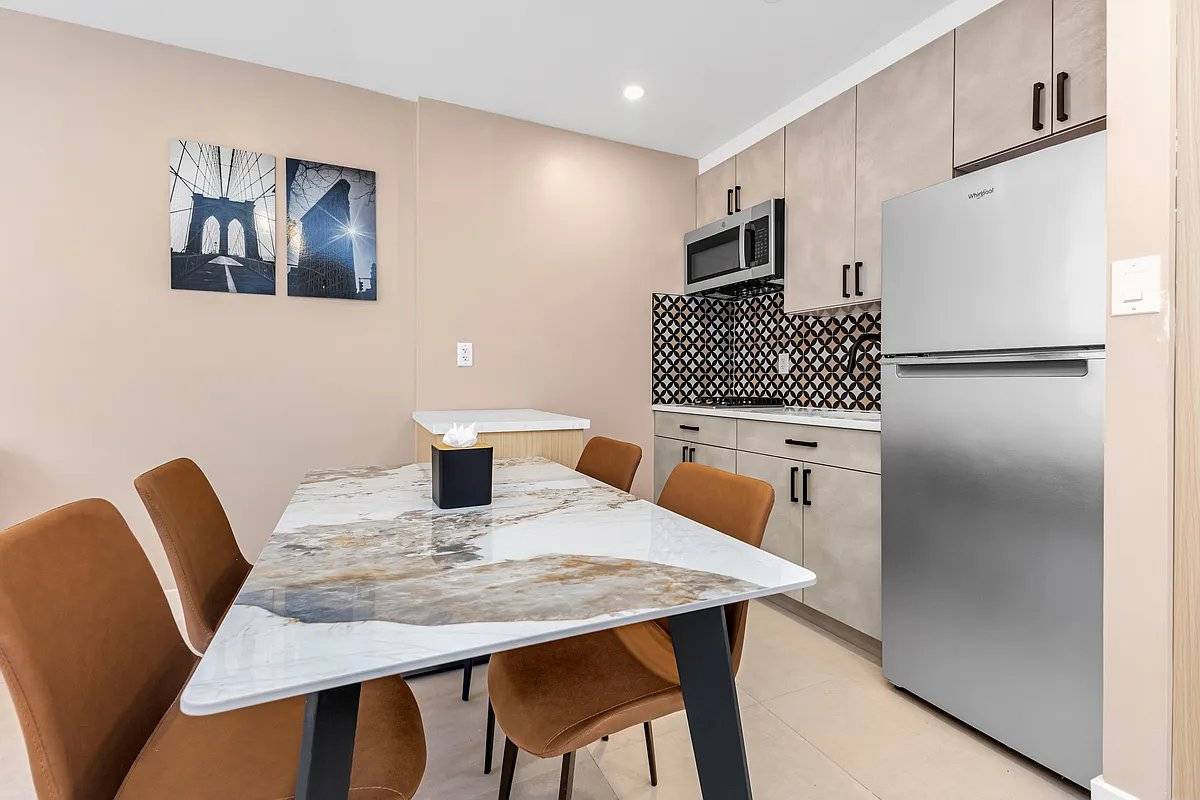 New Building ! Be the FIRST to live in this new development located in Two Bridges !