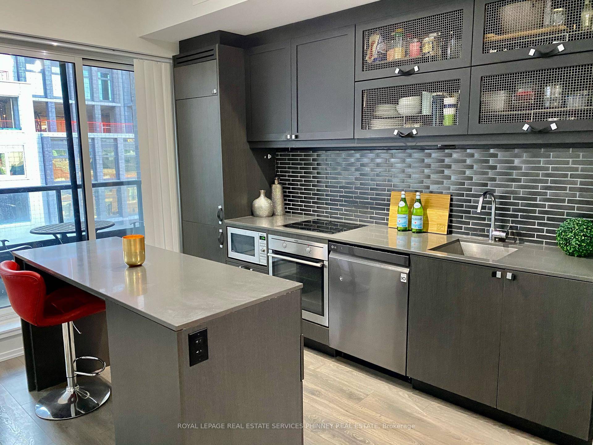 Welcome to this thoughtfully designed 1 bedroom den suite at the highly coveted B.