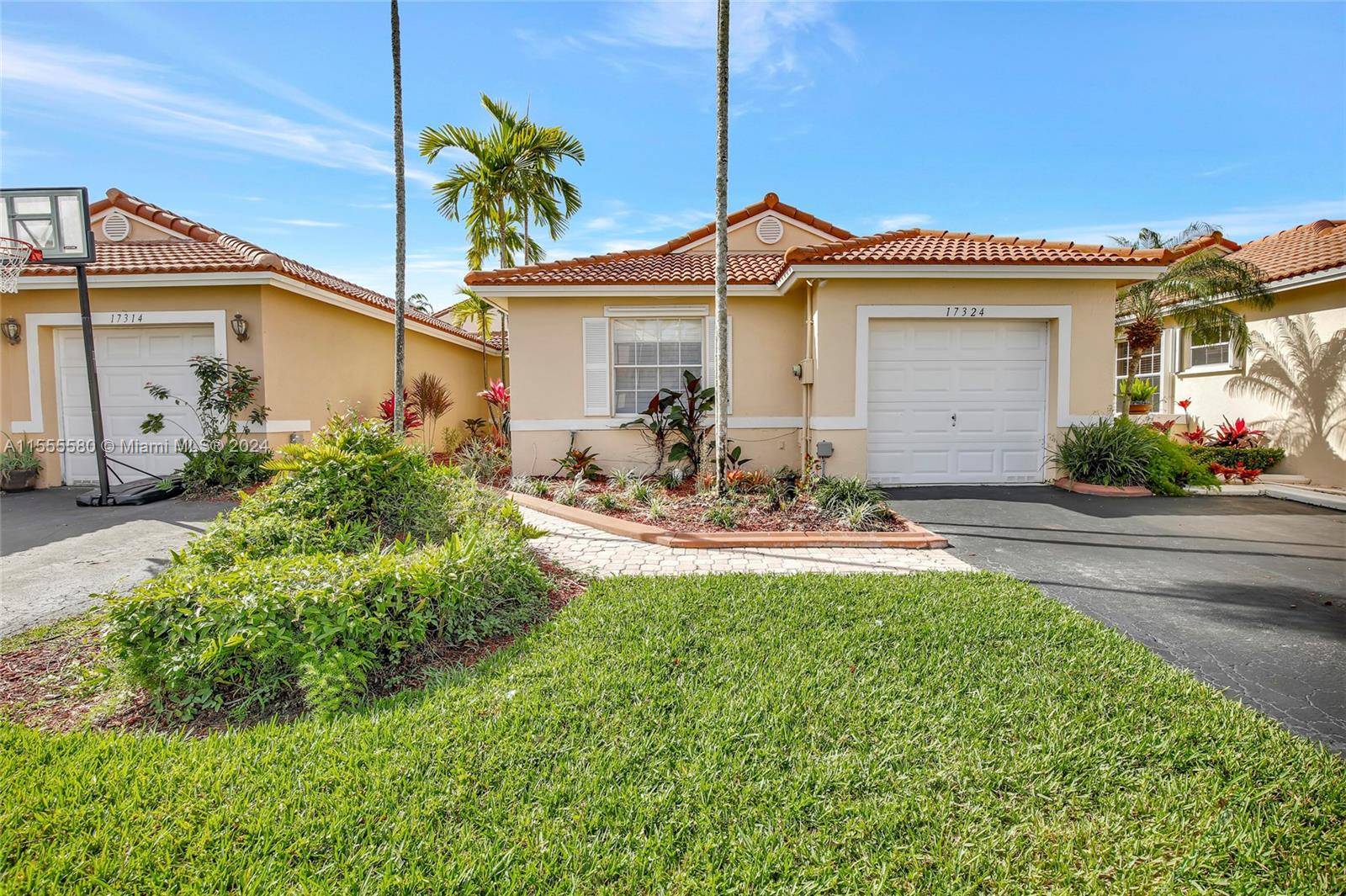 Welcome to your dream home in Misty Bay Silver Lakes !