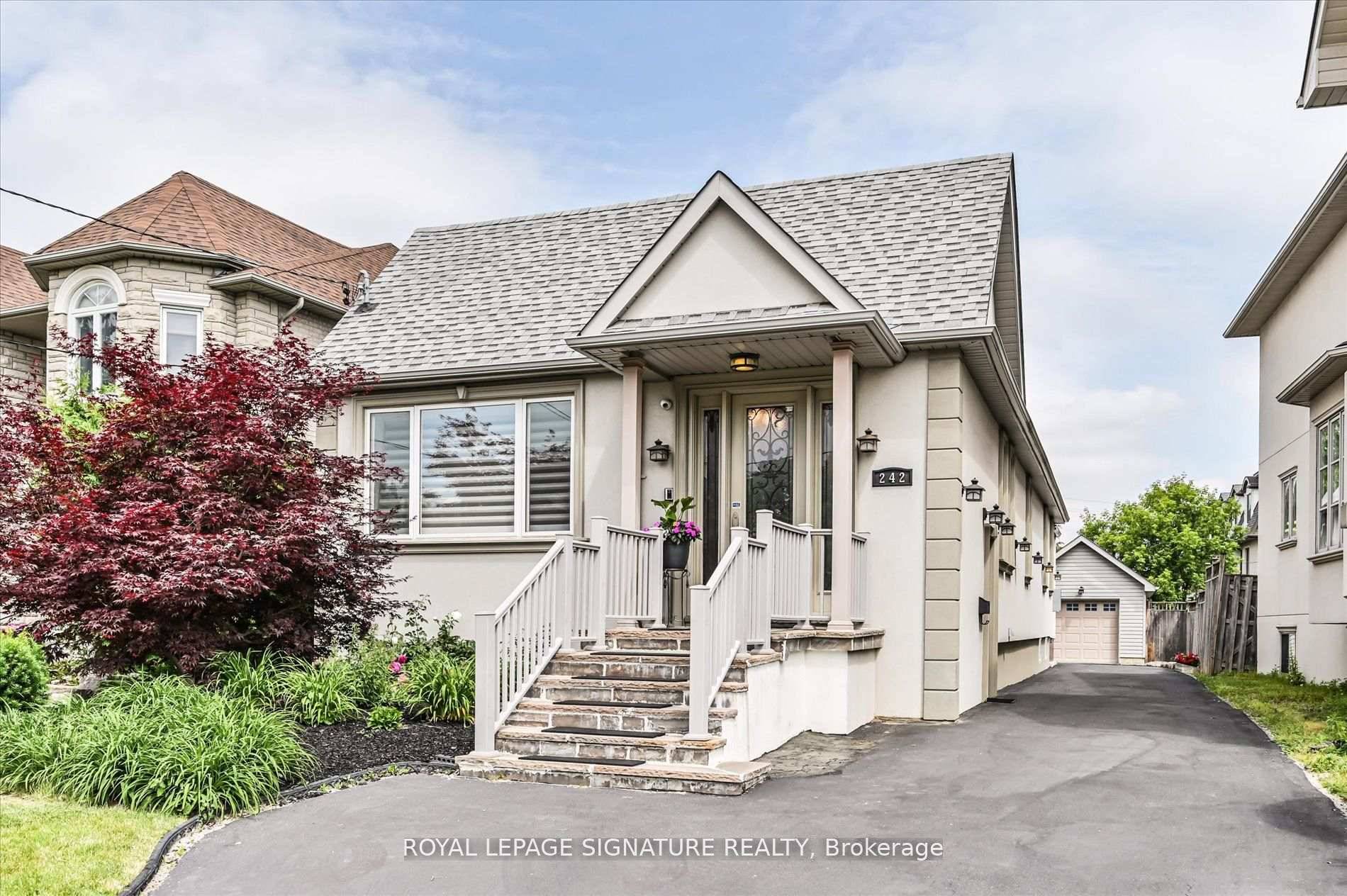 Desirable Willowdale East Mins Walk To TTC Gorgeous Renovated amp ; Updgraed Bungalow Nestled On A 160 ft Deep Treed Lot Pets Free Owner Occupied Home, Pride Of Ownership Over ...
